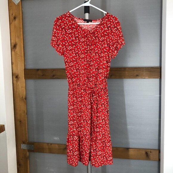 BR Fcty Red White Floral Fit & Flare Flounce Hem Short Sleeve Dress Sz M - Picture 2 of 15